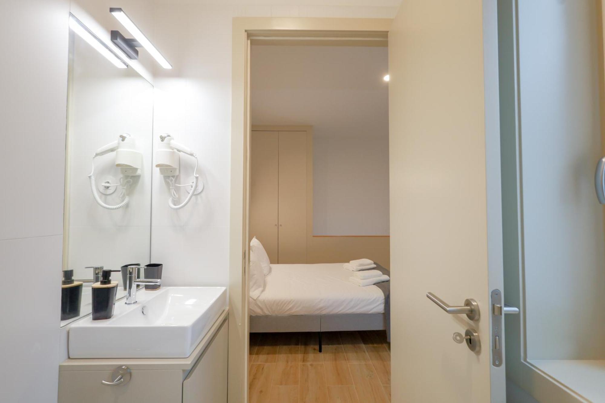 Martires Sweet Apts By Portocityhosts Exterior photo